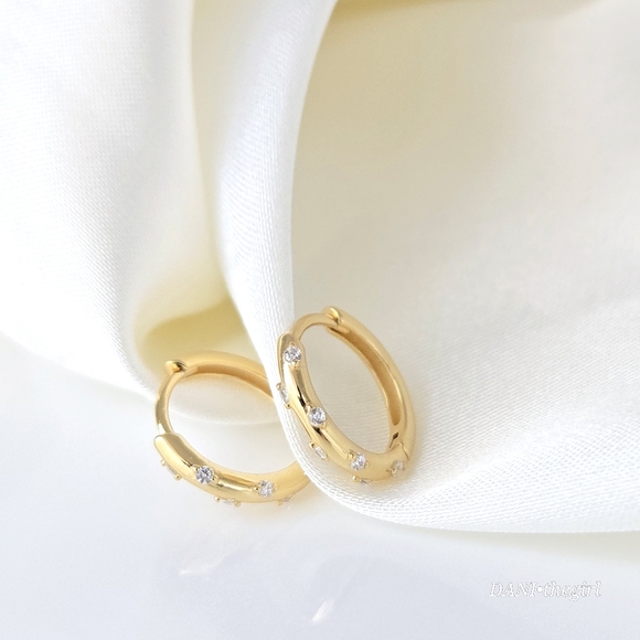 NEW 18K Gold Plated Sterling Silver CZ Diamond Huggie Hoop Earrings - Picture 2 of 8